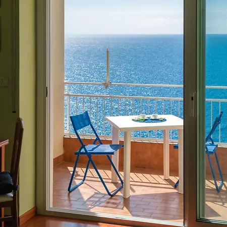 163 - Sunshine 4 Fronte Vista Mare, 100m Apartment Sanremo